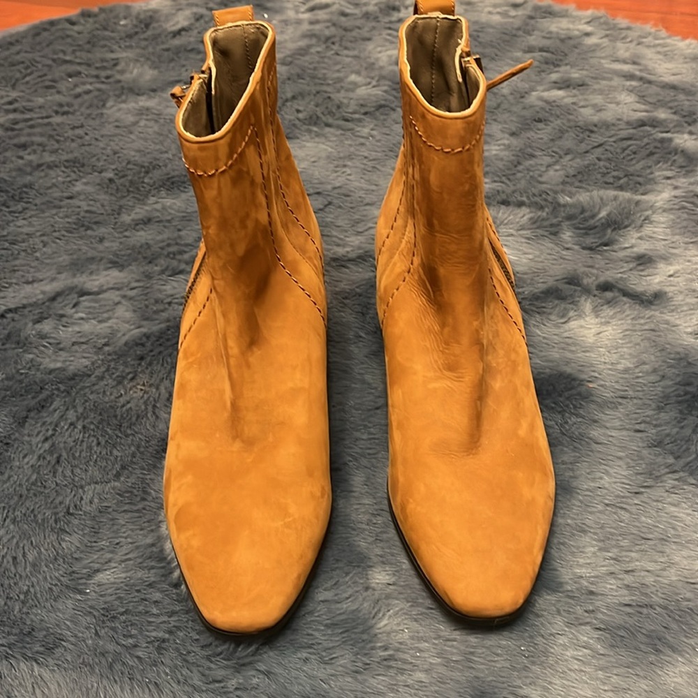 Tan suede booties - Picture 3 of 5